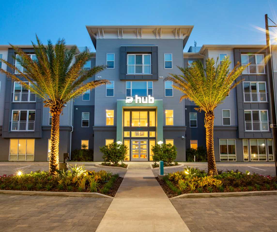 The front entrance of Hub Orlando at night